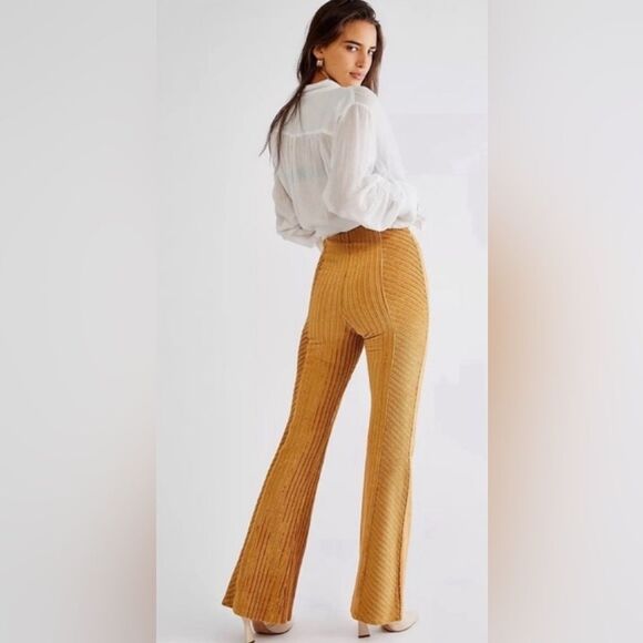 Free People Slim Pull On Velvet Flare Pants Gold NEW - Picture 2 of 4